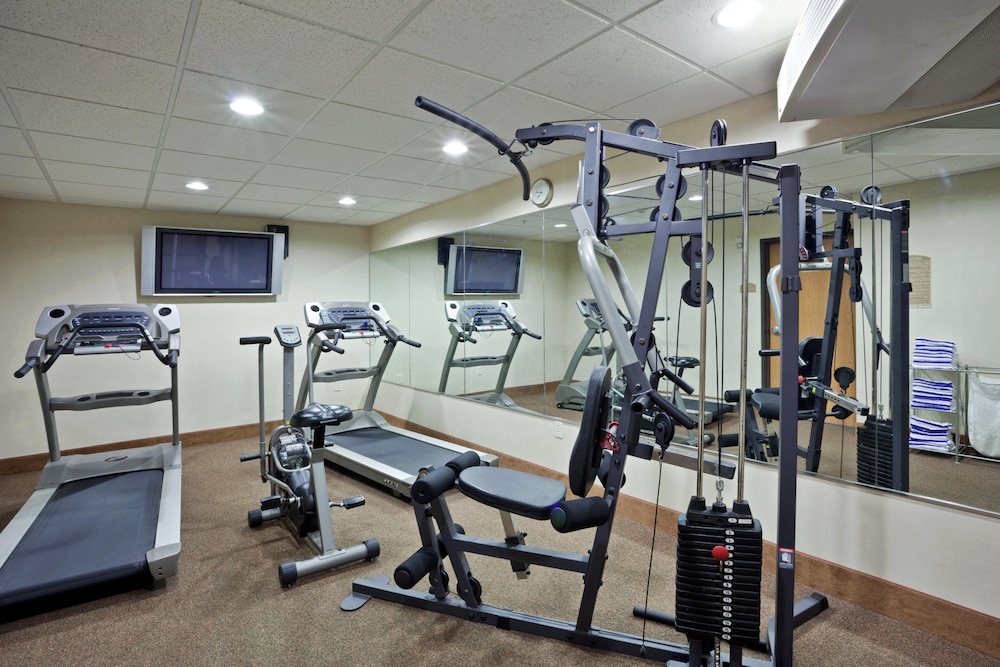 Holiday Inn Express and Suites Lincoln South 37/53