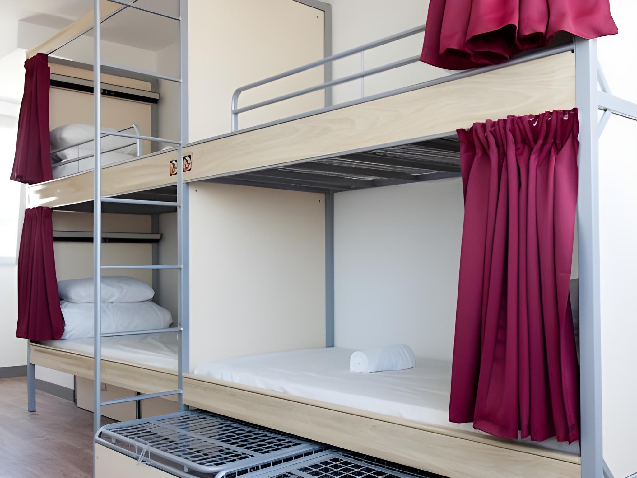 Private, 8 Beds, Shared Bathroom