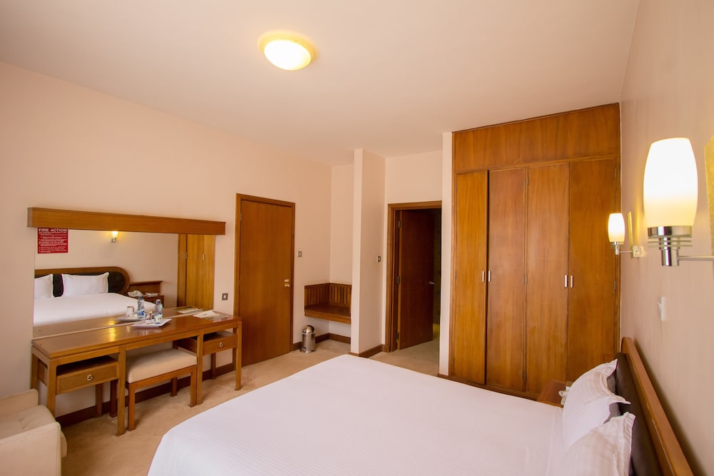 Sirikwa Hotel 11/41