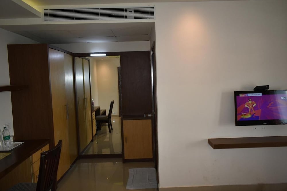Hotel South Regency 7/34