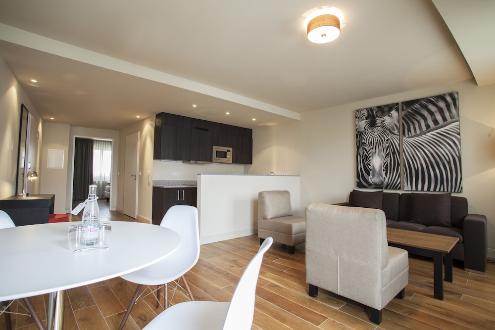 Mondrian Suites Berlin Checkpoint Charlie 64/80