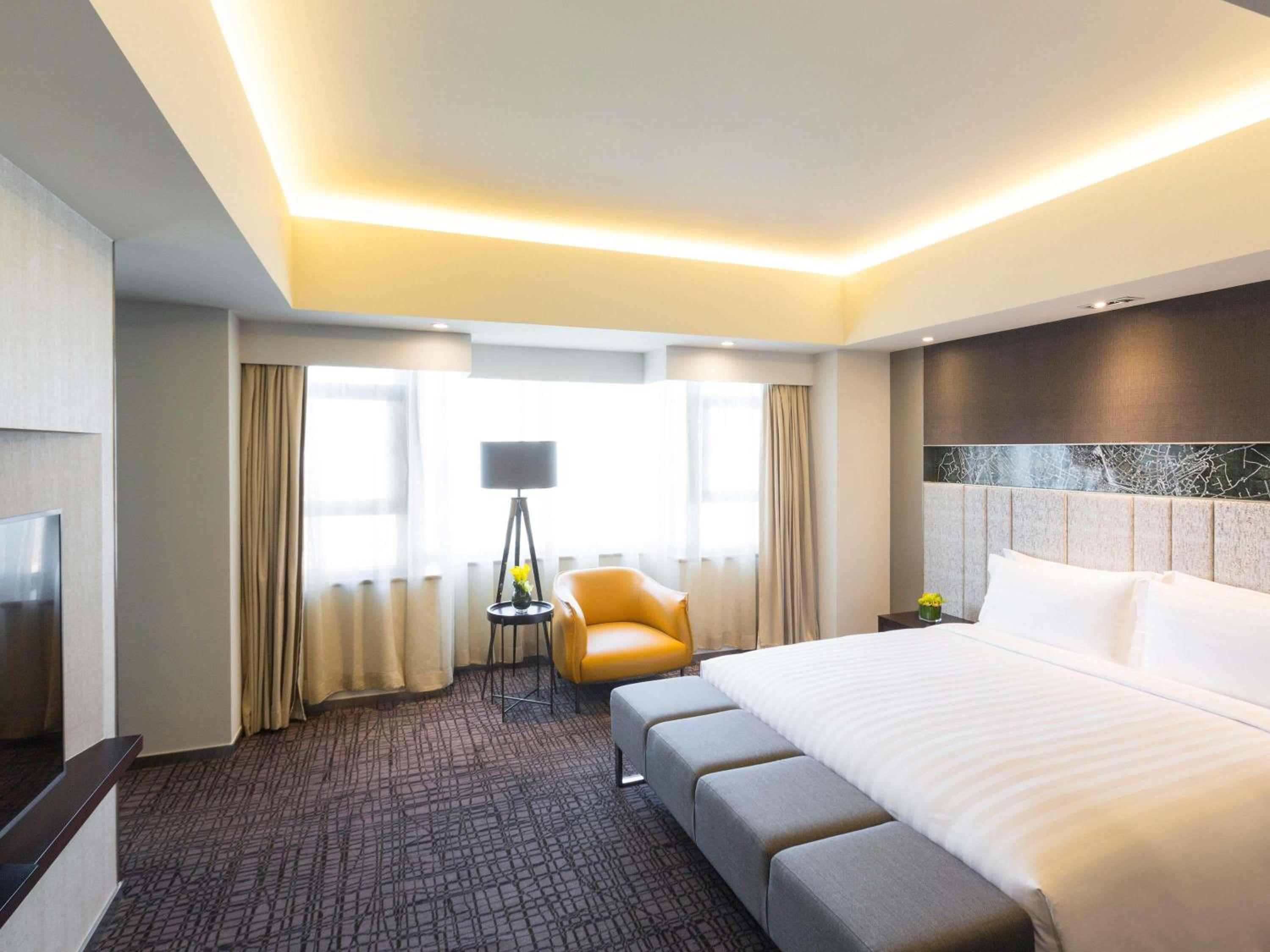 جناح جونيور، Grand Mercure Shanghai Hongqiao 2/6