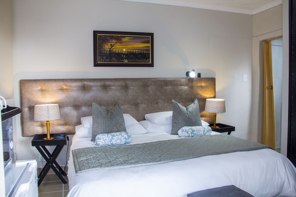 Double Bed, Falls View