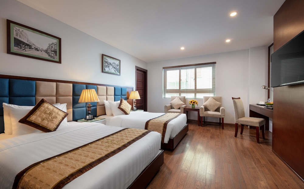 SKYLARK HOTEL 21/69