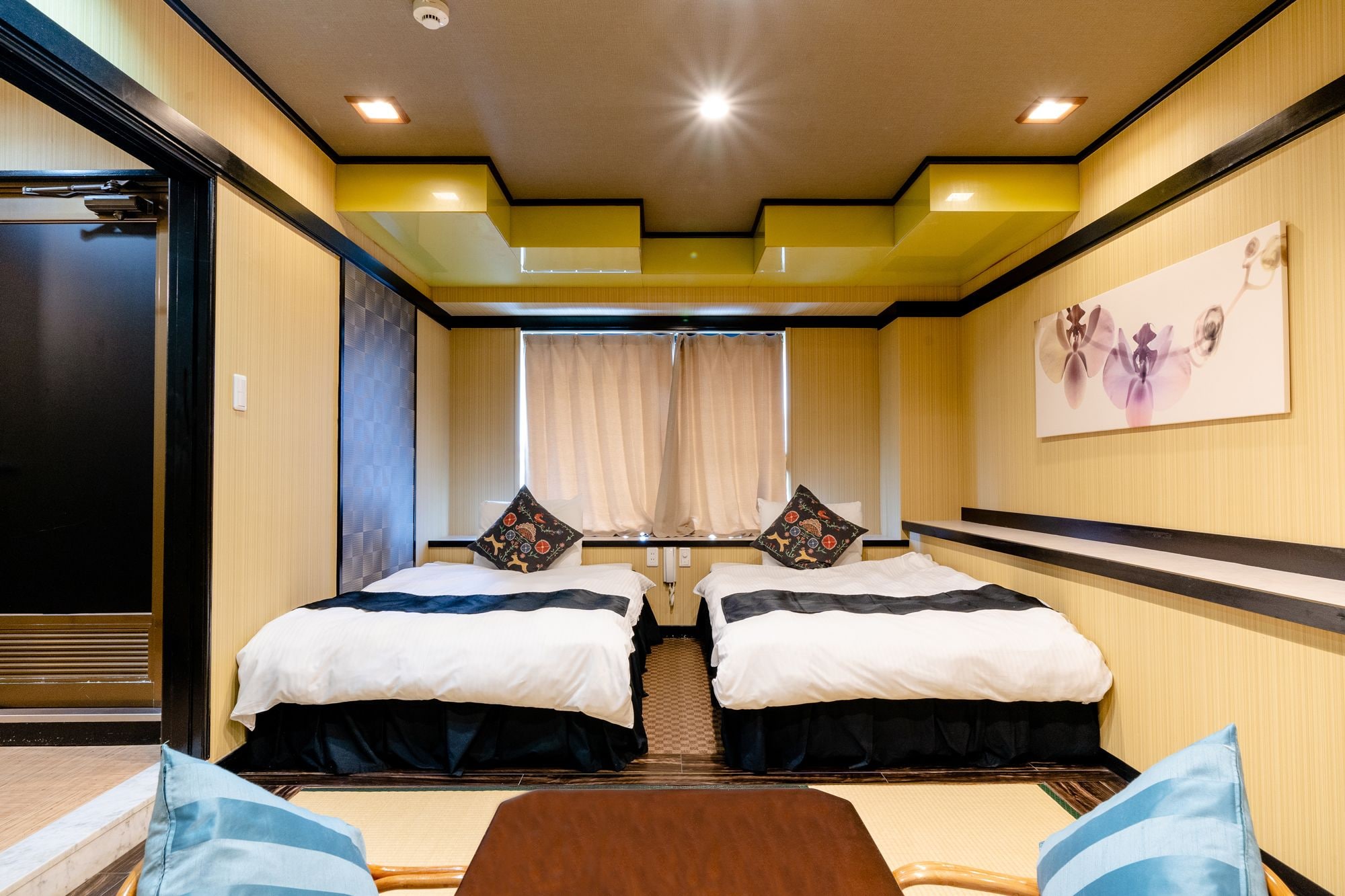 JAPANESE, TWIN BEDS