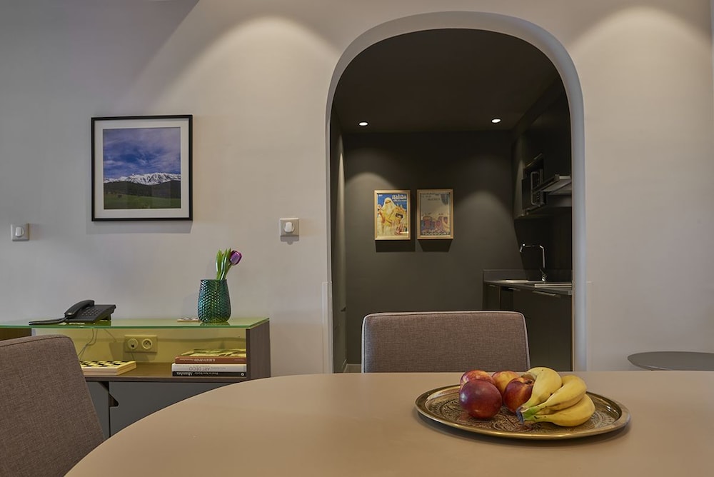 M Suite Hotel 39/50