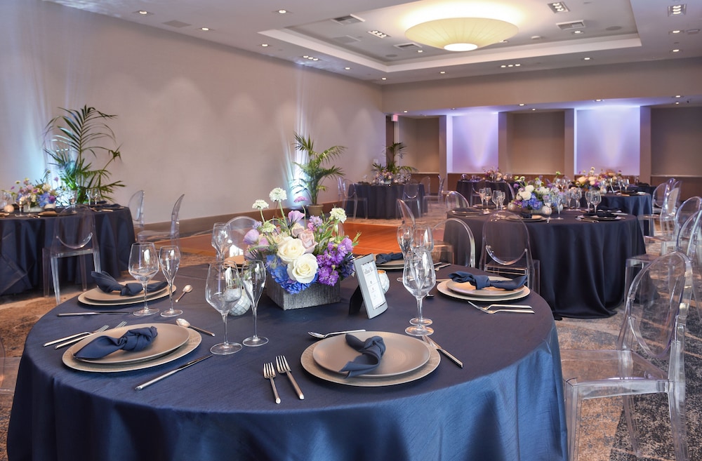 Hyatt Regency Newport Beach West 43/78