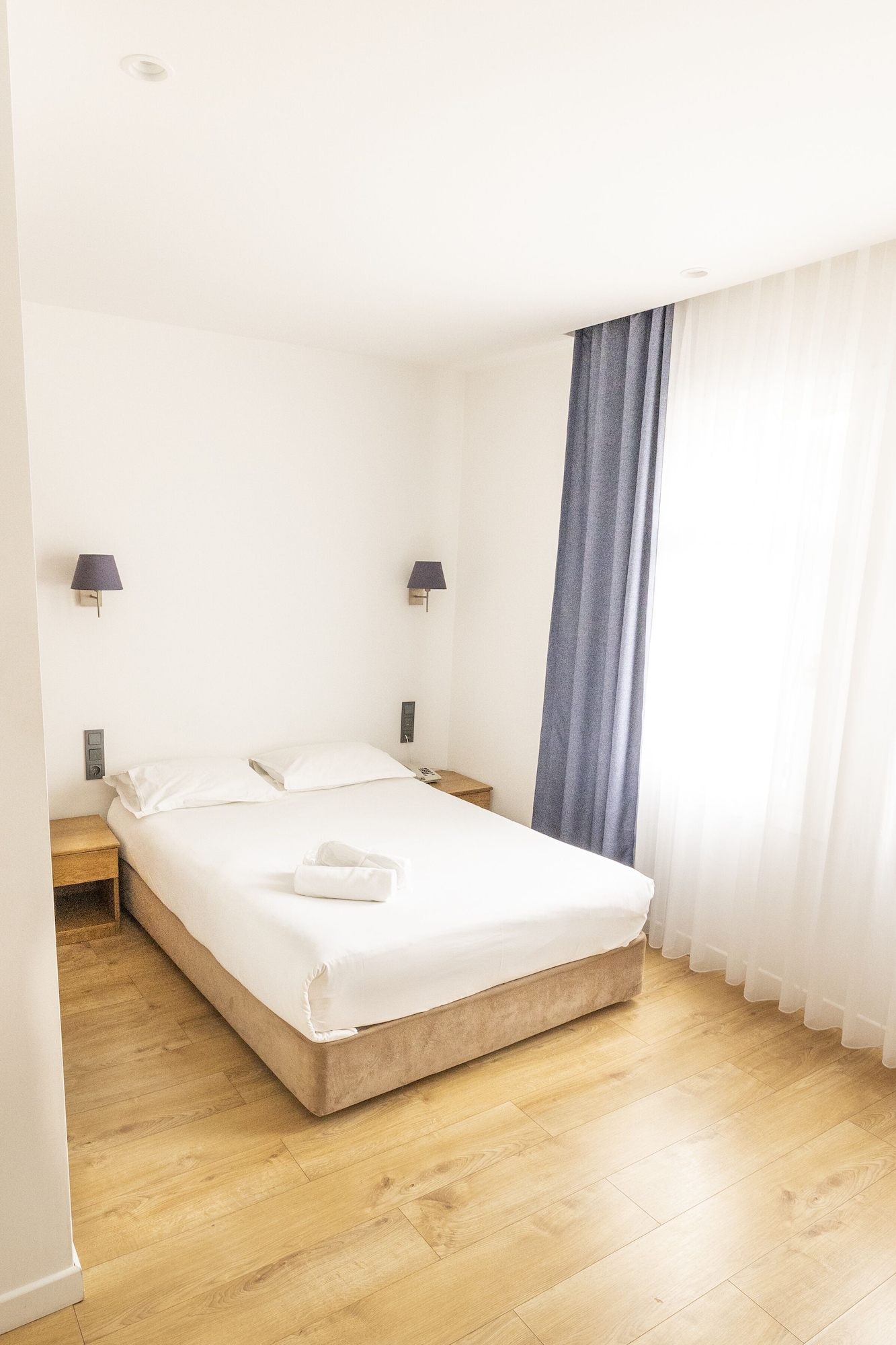 PREMIUM, DOUBLE OR TWIN BED