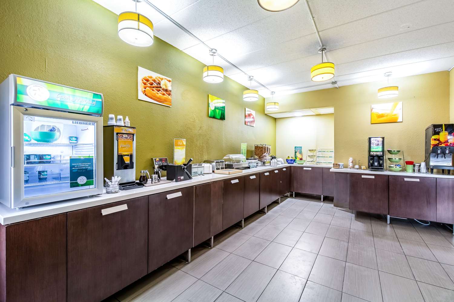 Quality Inn and Suites Southport 10/36