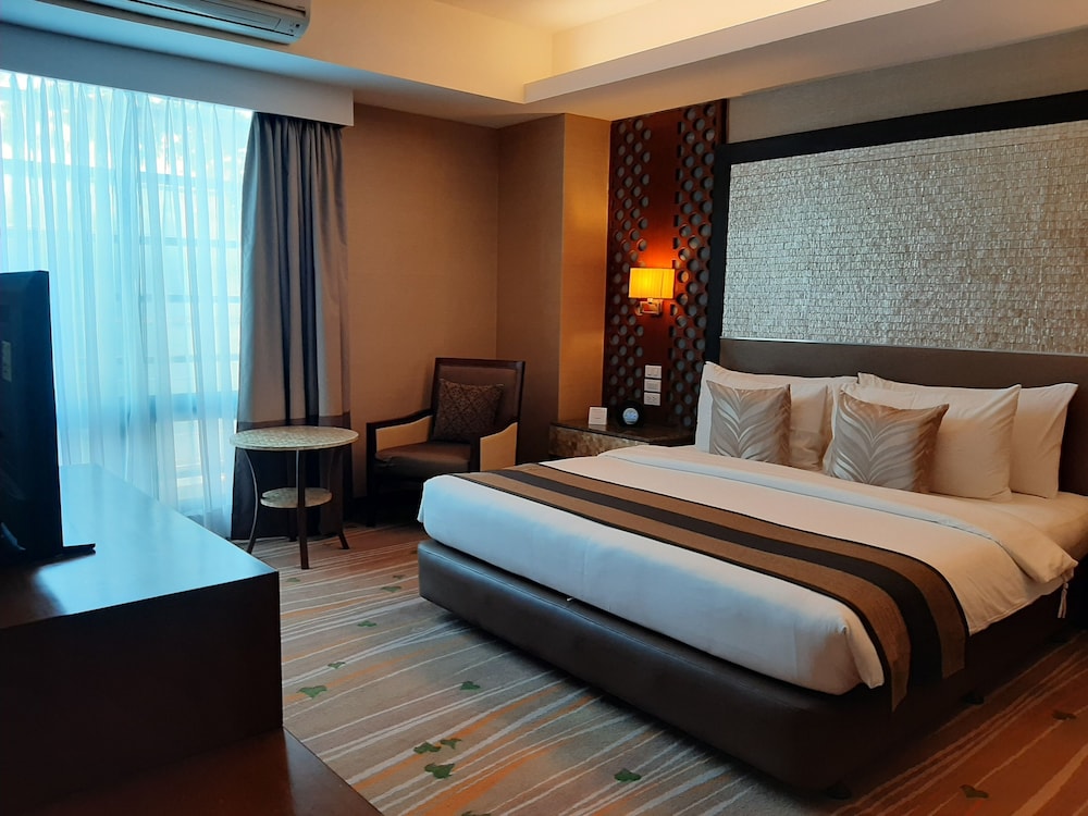 Suite, King Bed