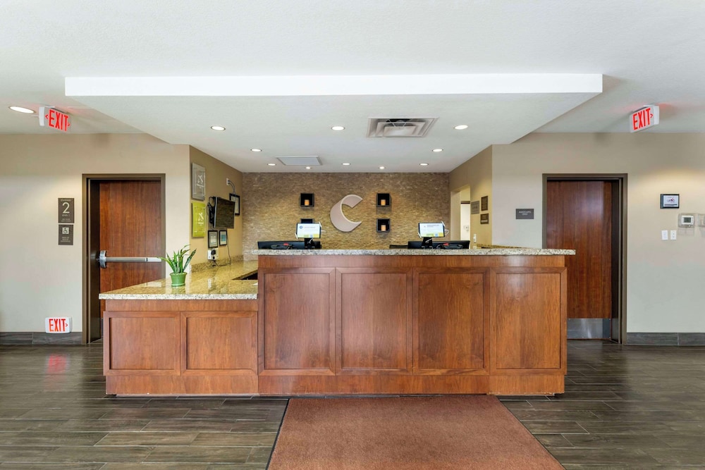 Comfort Suites Carlsbad 8/48