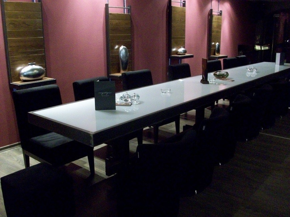 Valis Resort 61/68