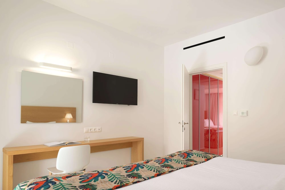 High Beach Resort & Spa 56/68