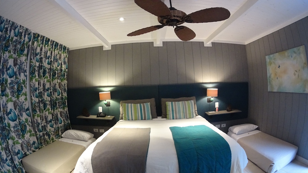 La Reserva Virgin Lodge 7/64