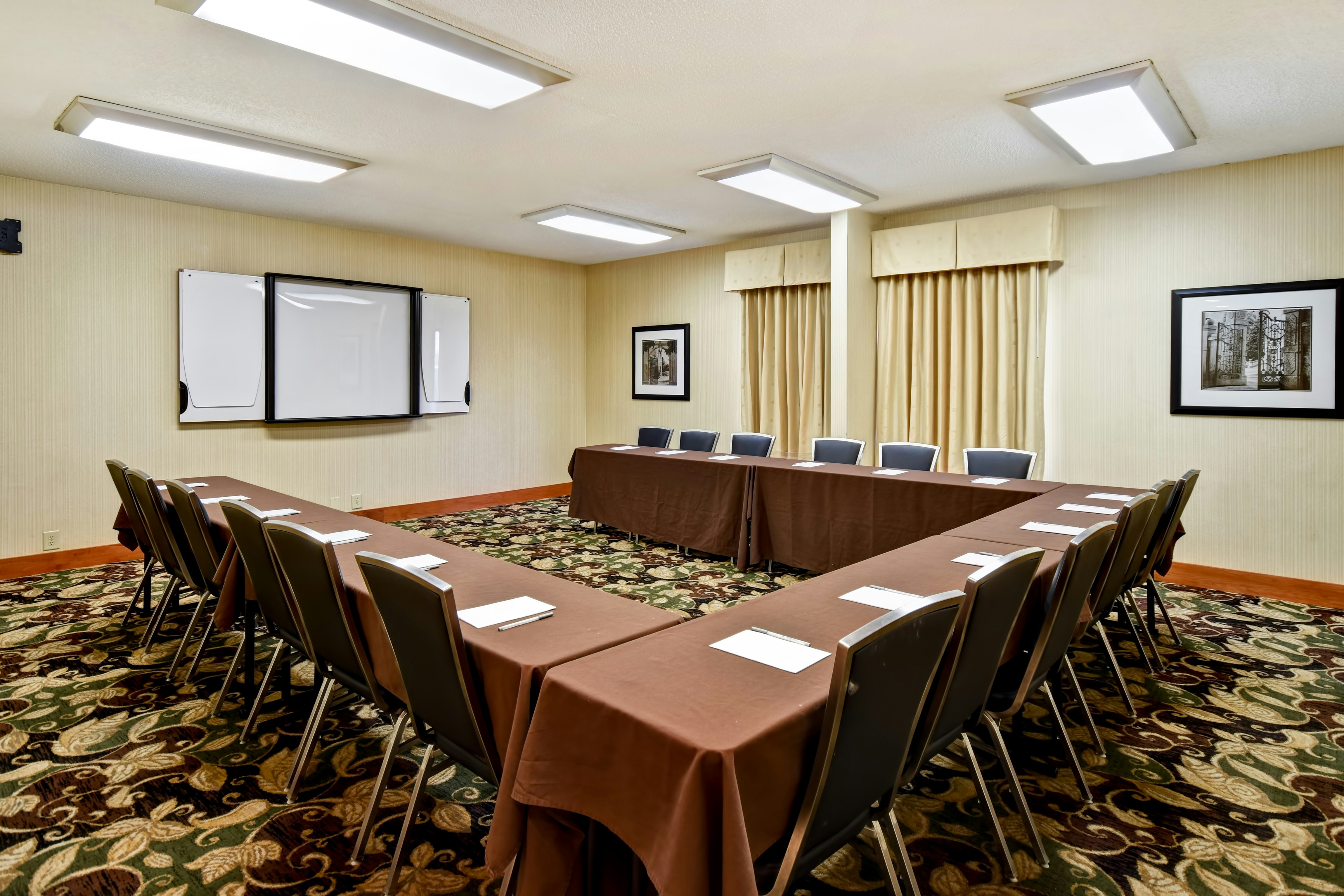Hampton Inn St. Louis - Westport 36/40