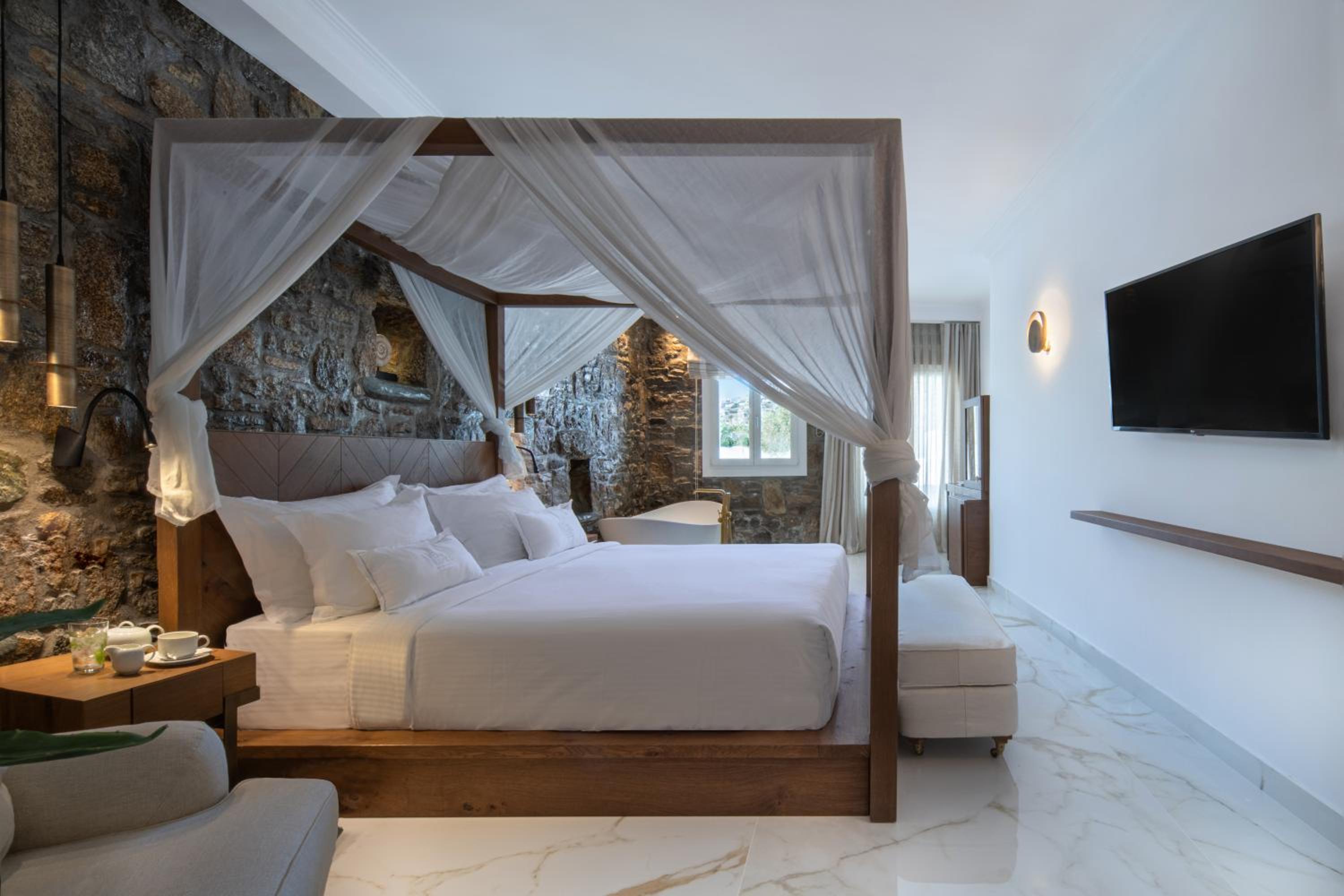 Honeymoon, Dreamy, Suite, Sea View, Outdoor Jetted Tub، Nissaki Boutique 4/10