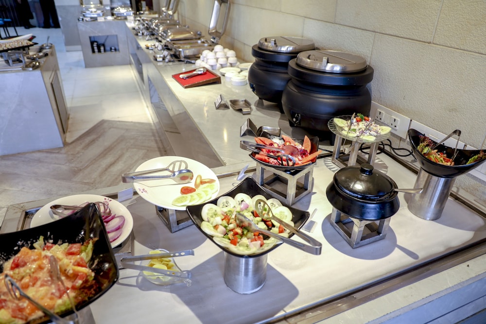 Royal Orchid Golden Suites Pune 31/52
