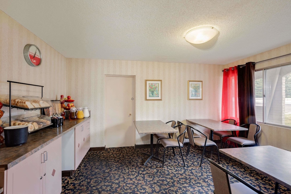 Metro Inn Calgary Northwest 17/24