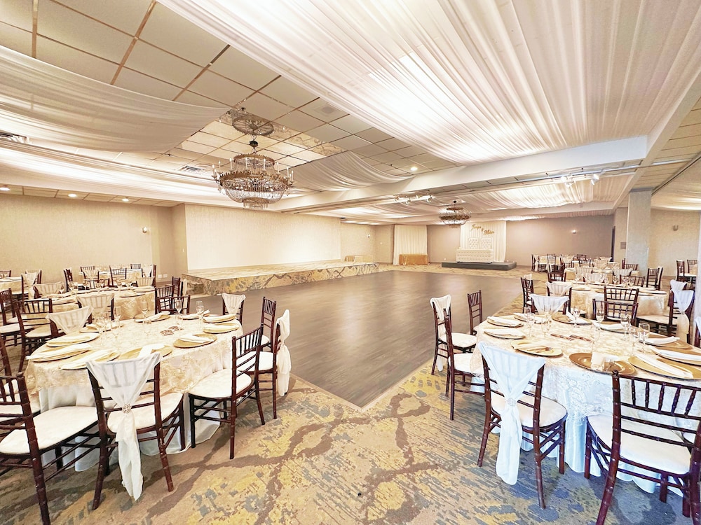 Lincoln Hotel Monterey Park Los Angeles 54/74