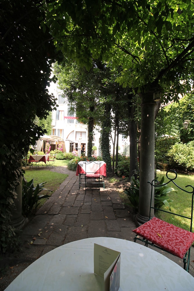 Hotel Palazzo Abadessa 46/50