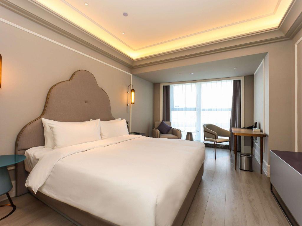 STANDARD, KING BED