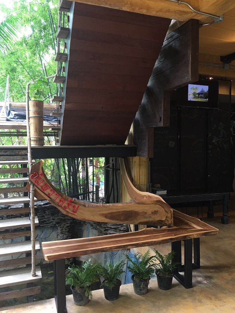 Amphawa Club 8/57