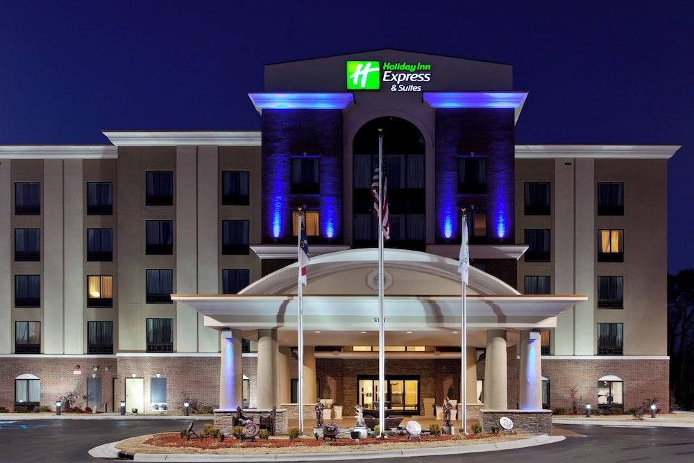 Holiday Inn Express & Suites Hope Mills Fayetteville Airport 1/37