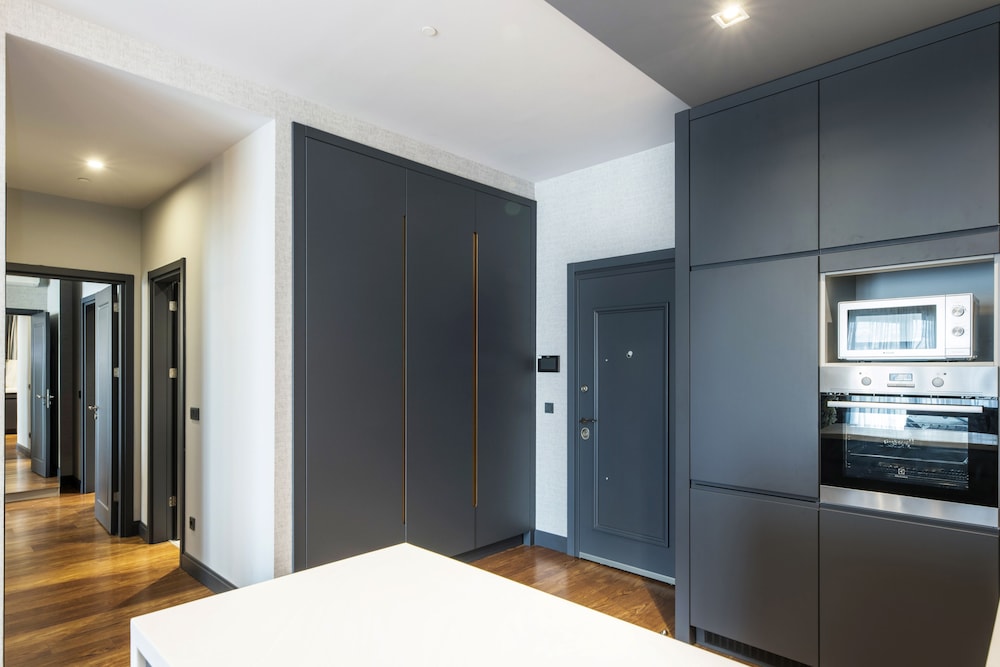 Benesta Residence By NewInn 11/50