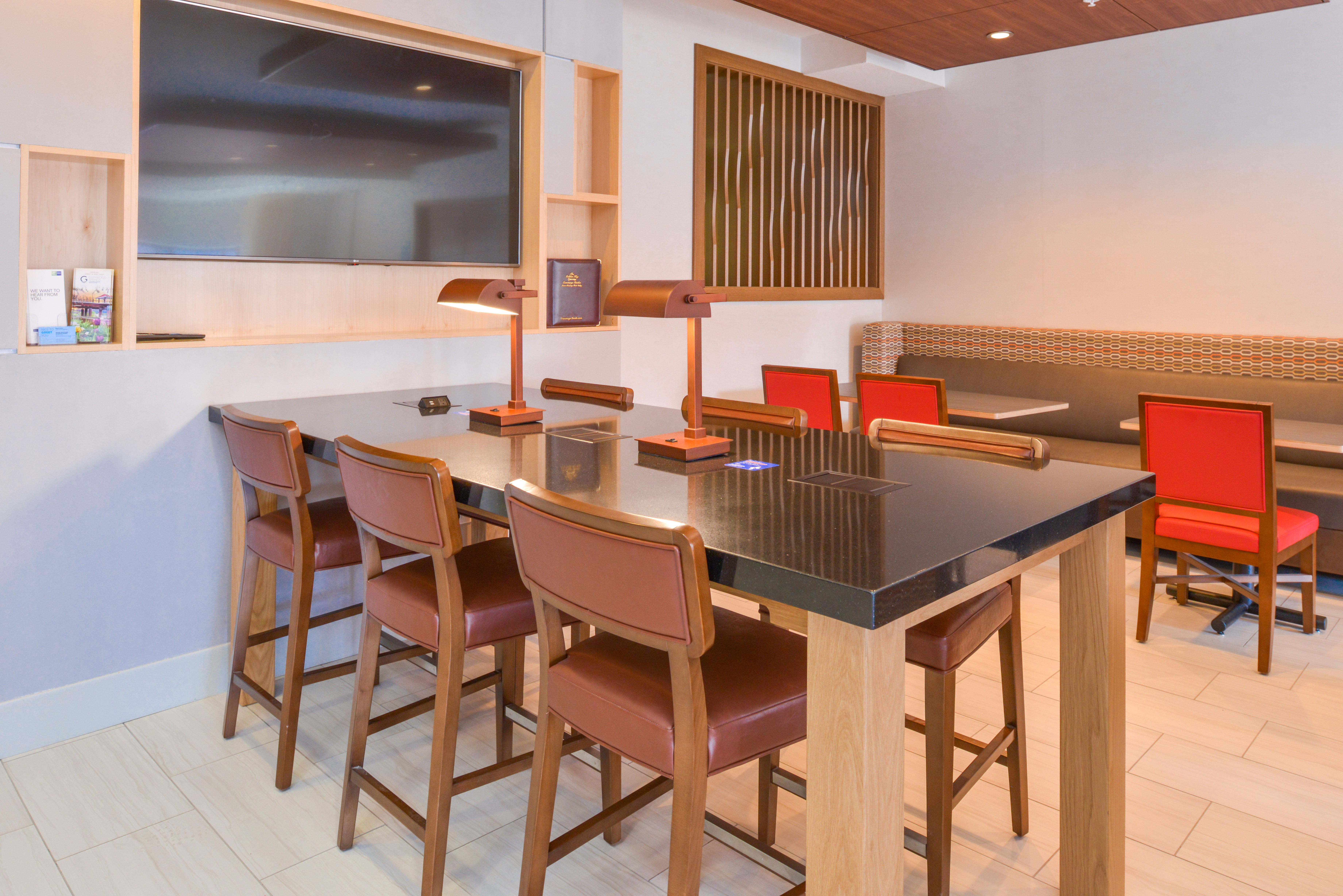 Holiday Inn Express Glenwood Springs Aspen Area, an IHG Hotel 52/73