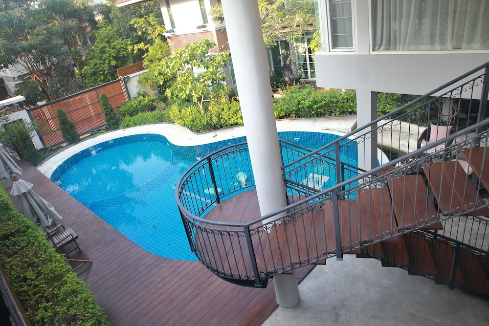 Murraya Residence 47/79