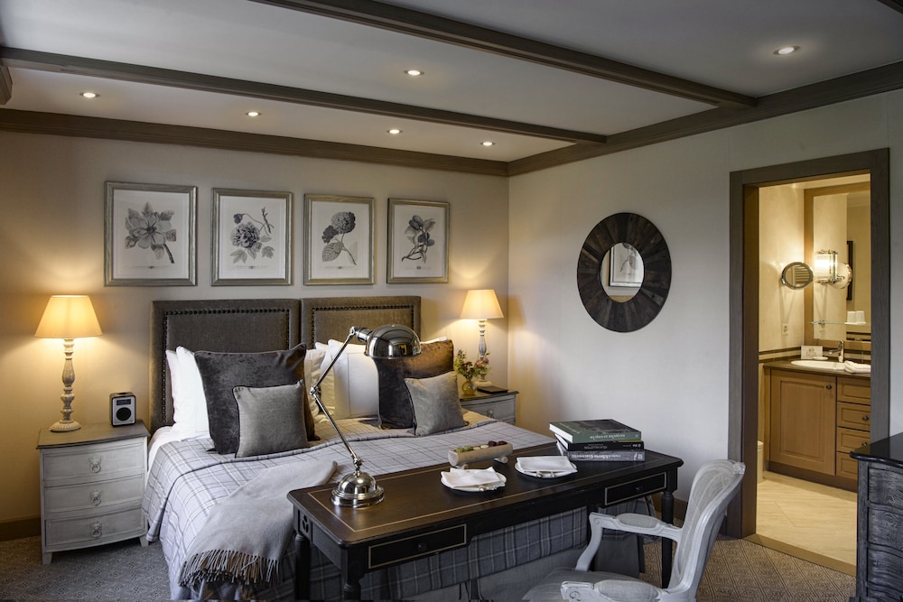 غرفة كلاسيكية بسرير مزدوج، Gstaad Palace 3/5