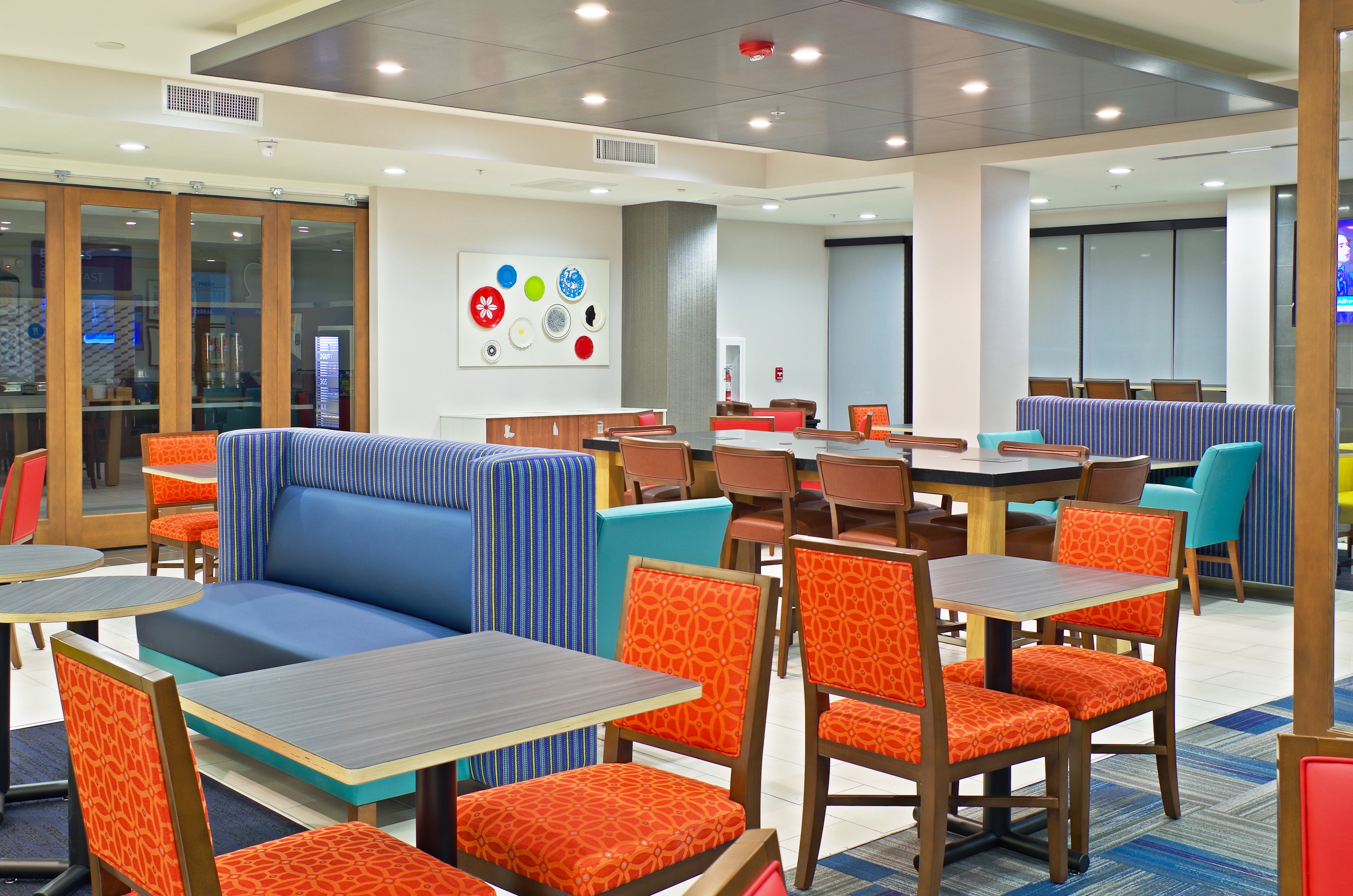 Holiday Inn Express Hotel & Suites Phoenix North Scottsdale 49/58