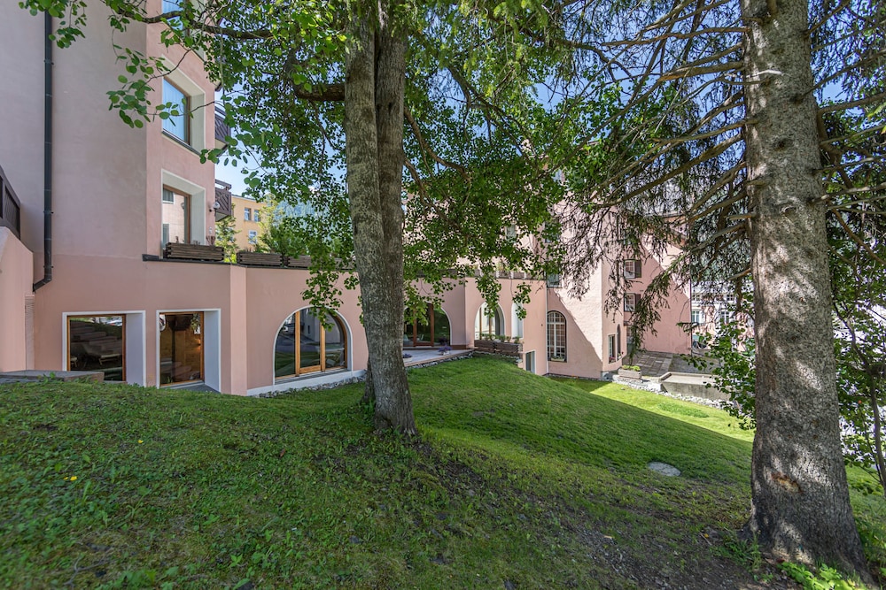 Hotel Rosatsch 44/49