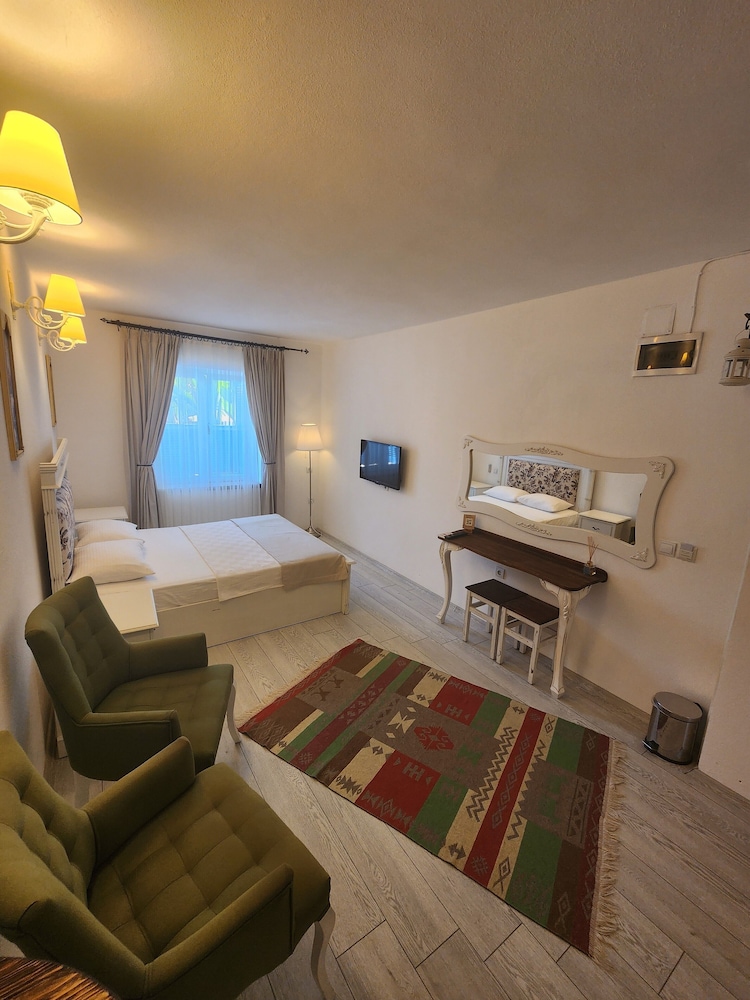 Tarcin Alacati Otel - Adults Only 36/48