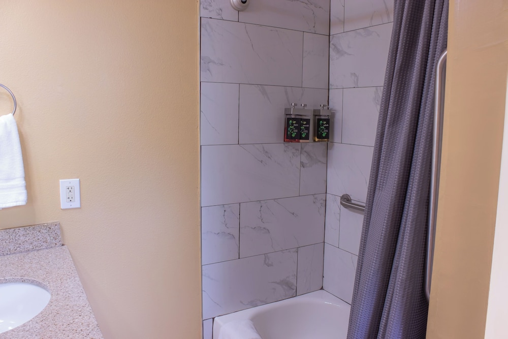 Carmel Wayfarer Inn 21/50