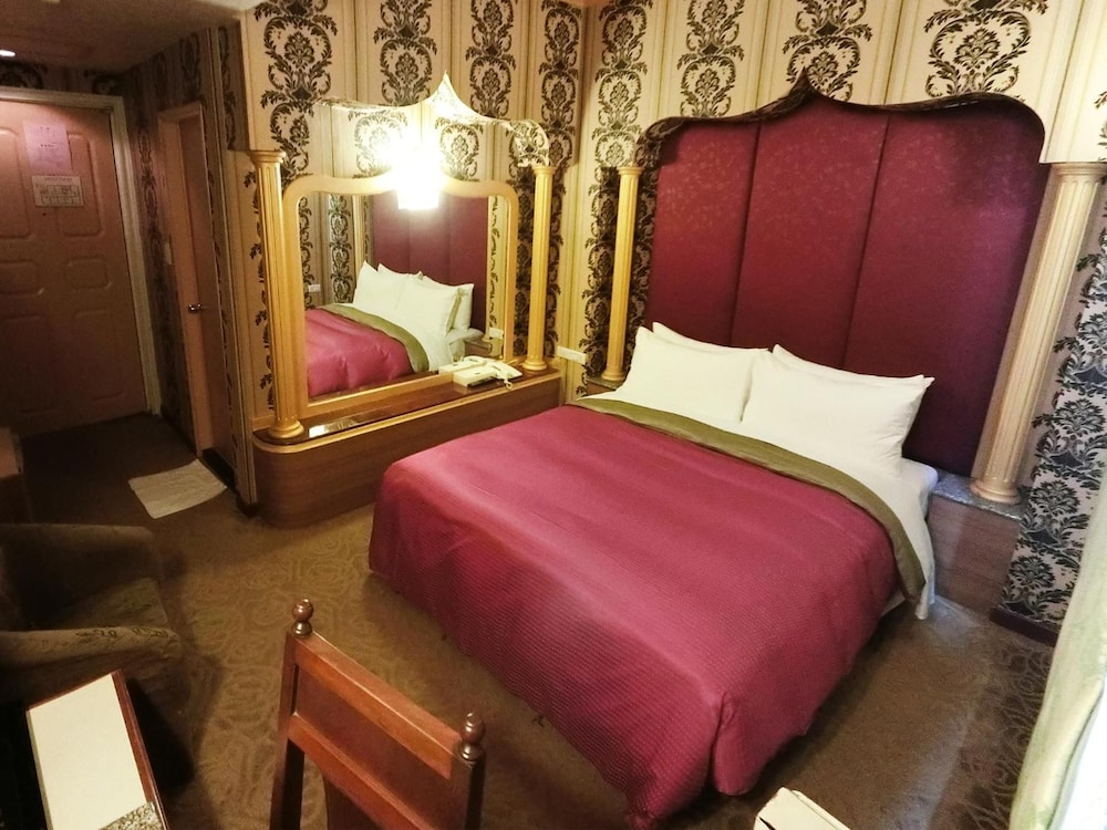 Nice Hotel 10/31