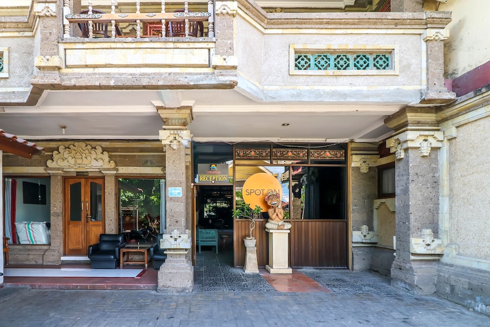 SPOT ON 1927 Hotel Candra Adigraha 1/20