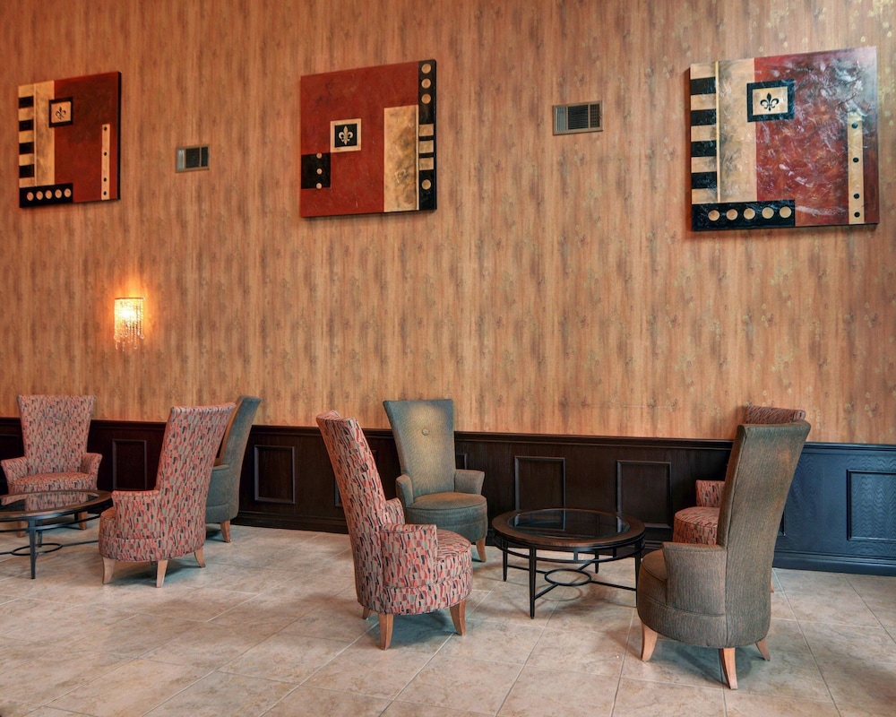 Comfort Inn Suites Near Lake Lewisville 26/43