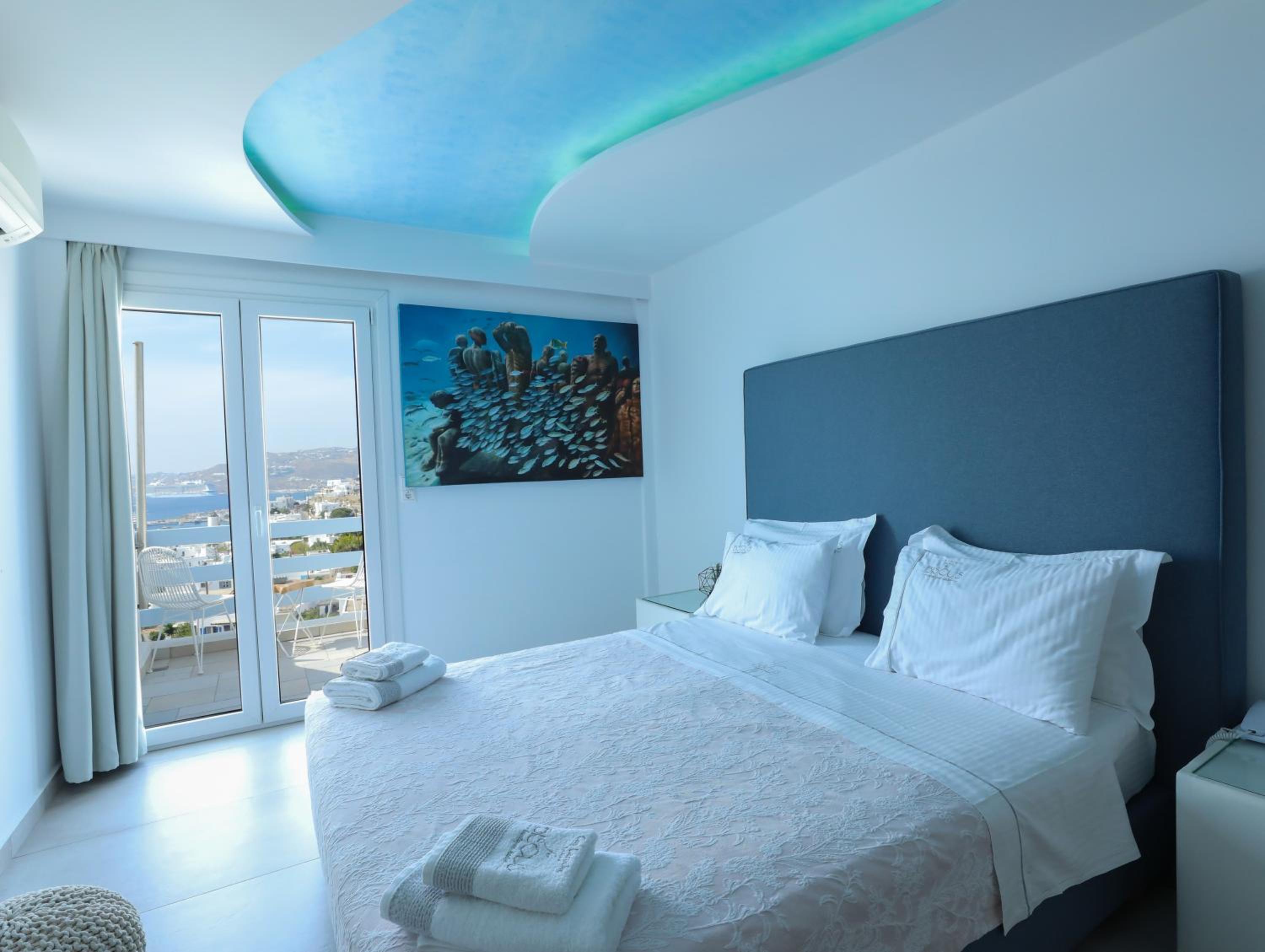 Standard, Sea View