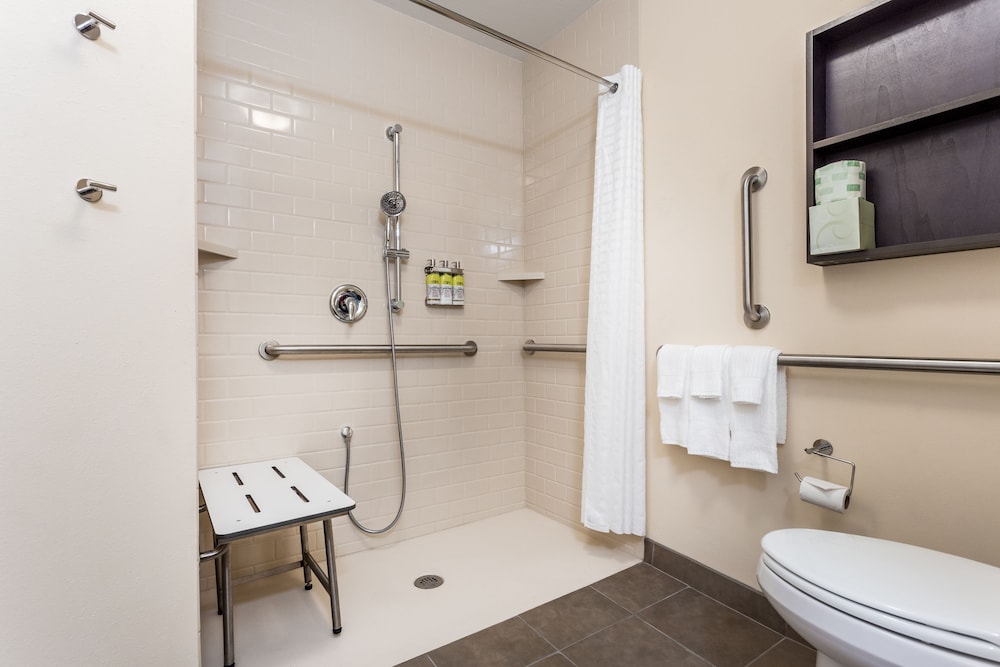 CANDLEWOOD SUITES BENSALEM - PHILADELPHIA AREA 11/38
