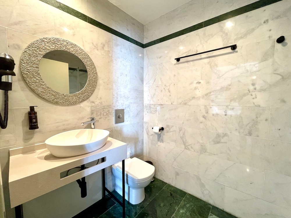 HOTEL BOUTIQUE ADEALBA BADAJOZ 26/32