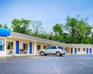 غرفة بسرير كوين للمدخنين، Rodeway Inn Dillsburg, PA 4/4