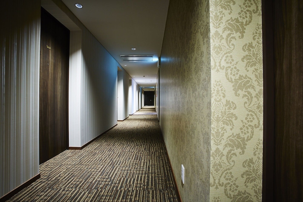 S.Training Center Hotel 34/58