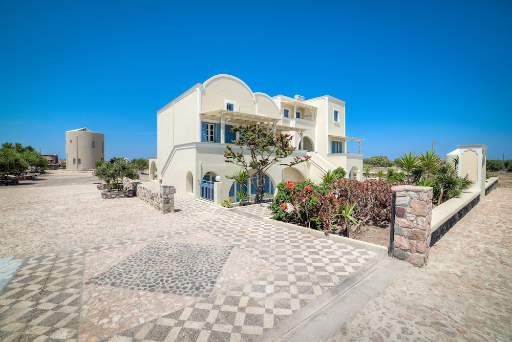 Monolithia Sea Side Traditional Houses 35/50