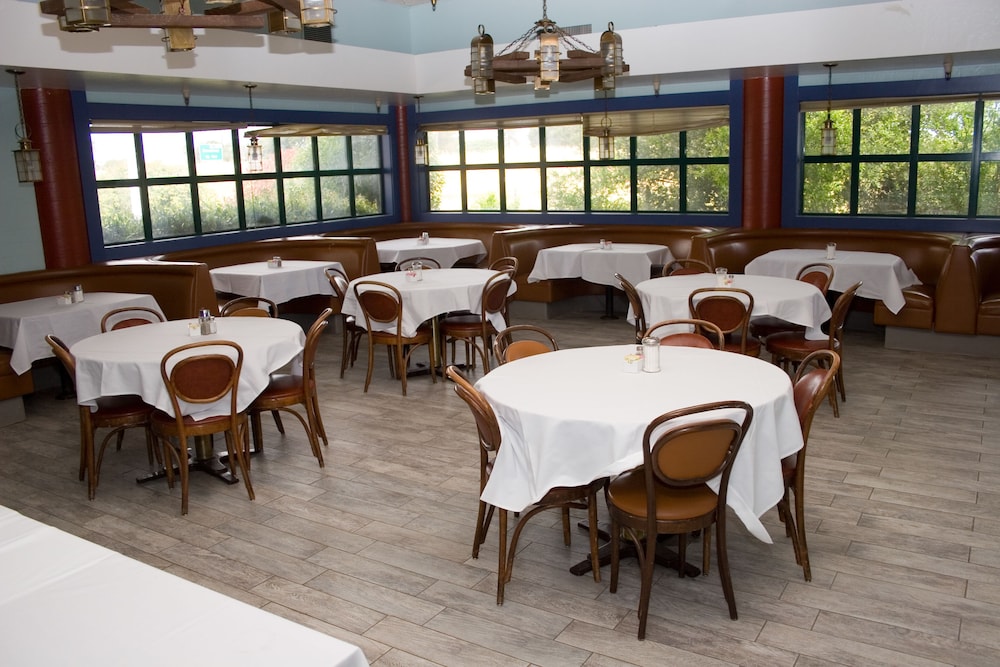 Keefer S Inn 13/24