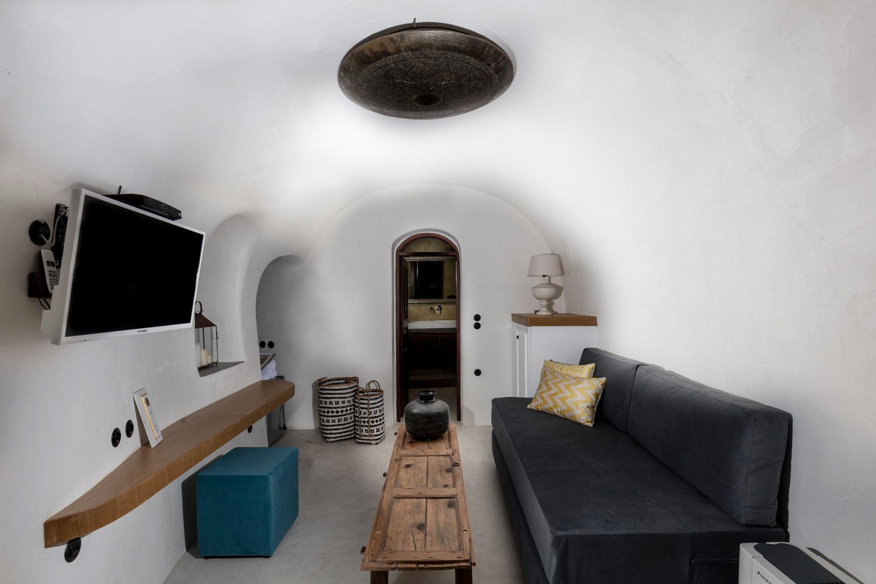 Room, Double Bed, Partial Caldera View, Shared Plunge Pool