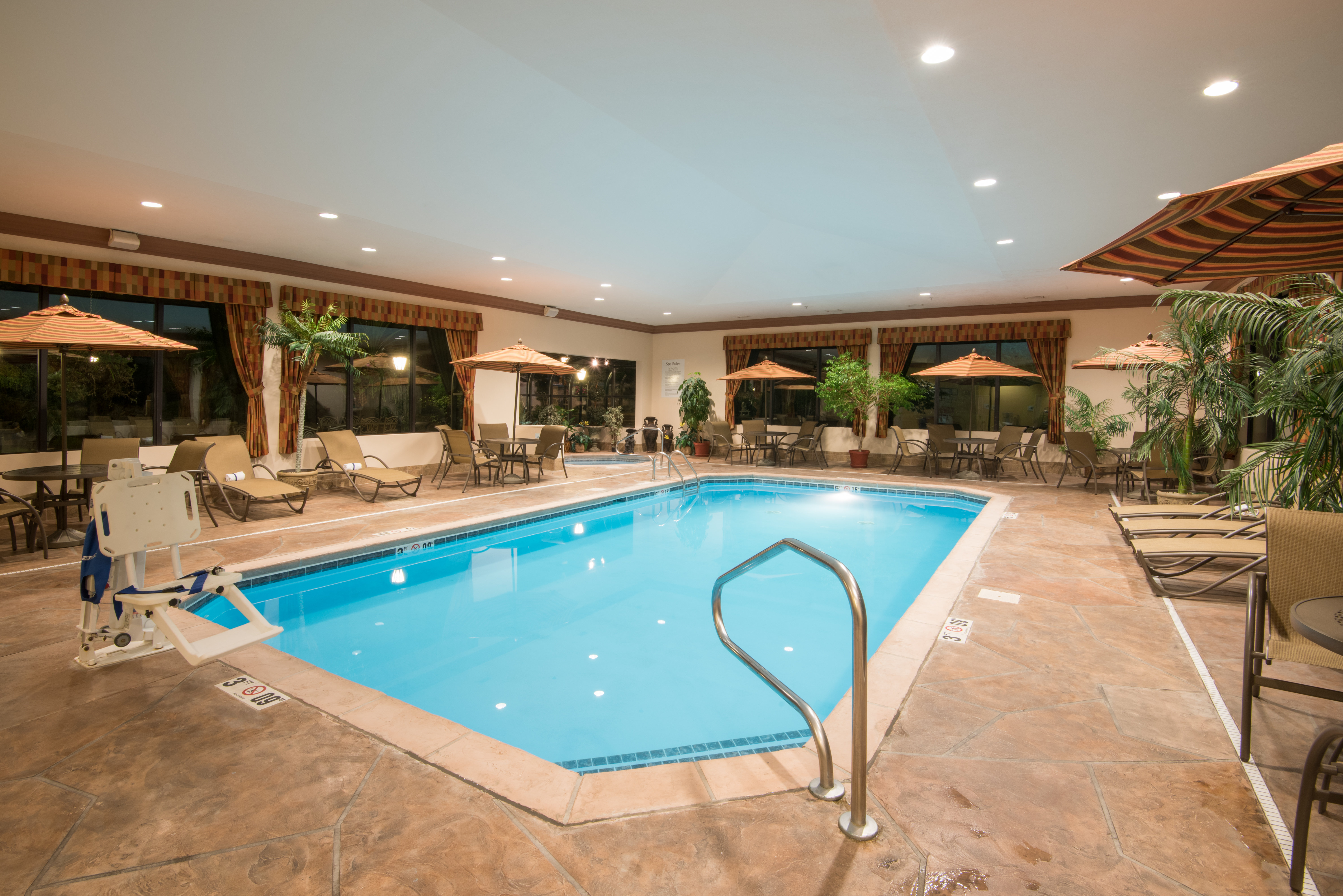 Holiday Inn Express Hotel Suites Sharon Hermitage 32/59