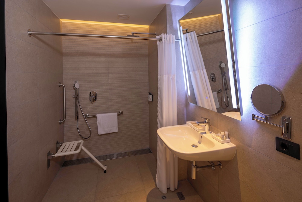 Wyndham Grand Costa Del Sol Lima Airport 65/67