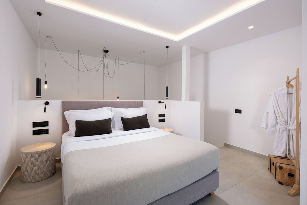 OLIVING MYKONOS LUXURY SUITES 14/50