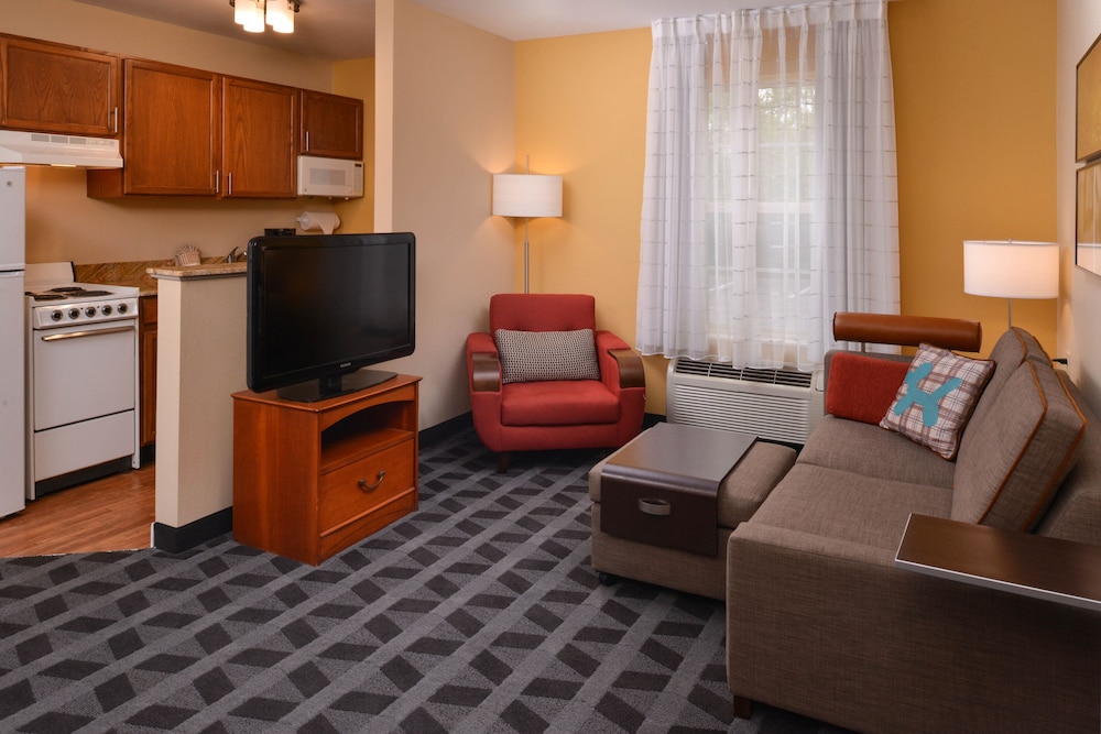 Candlewood Suites St Louis St Charles an IHG Hotel 24/36